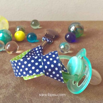 Attache sucette ROSE A POIS