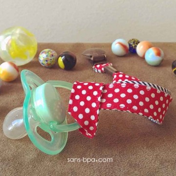 Attache sucette MARINE A POIS