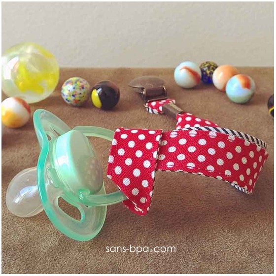 Attache sucette MARINE A POIS