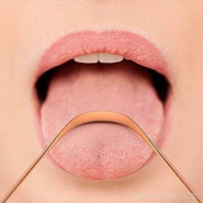 Gratte langue ayurvédique en cuivre