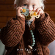 Attache serviette & doudou caoutchouc naturel . HEVA