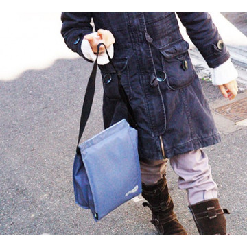 Sac Isotherme recyclé PRUNE de Kids Konserve 2