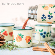 Timbale tasse en fer émaillé - Myrtilles . BLAFRE