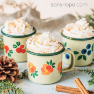 Timbale tasse en fer émaillé - Myrtilles . BLAFRE