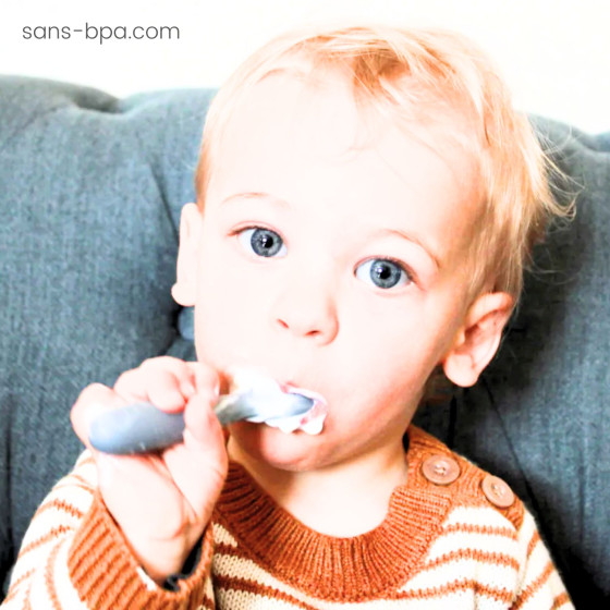 Lot 2 petites cuillères silicone tout doux