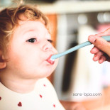 Lot 2 cuillères manche long silicone tout doux