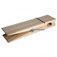 Pince en bois géante